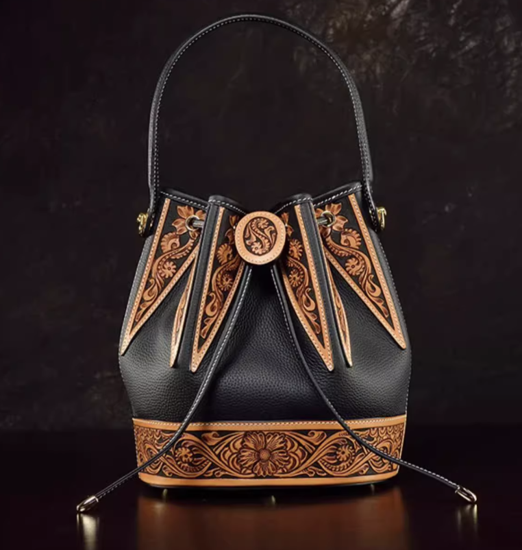 чёрно-коричневая