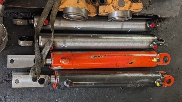 Ремонт гидроцилиндра стрелы
