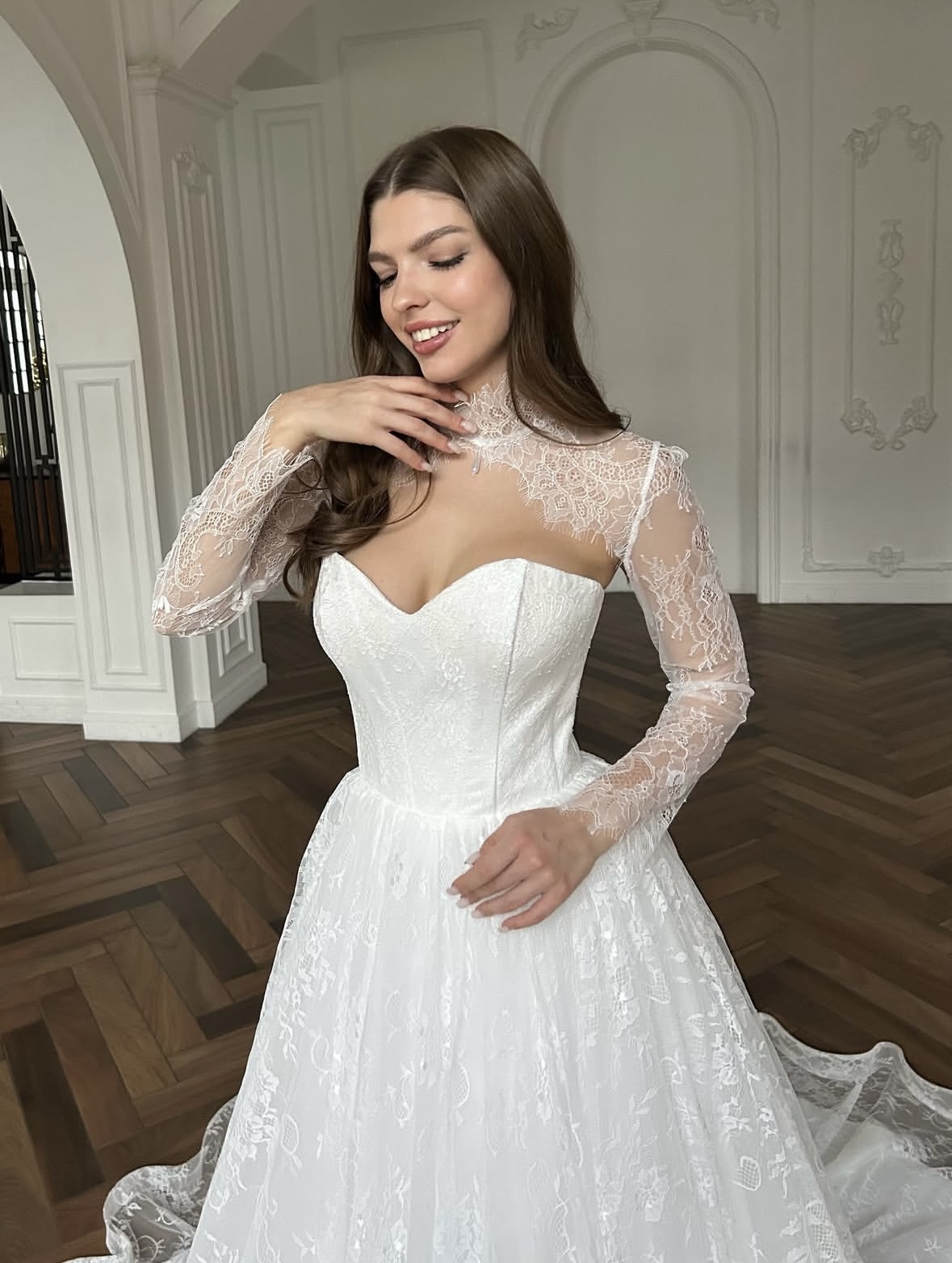 Свадебное платье кружевное со съемными рукавами