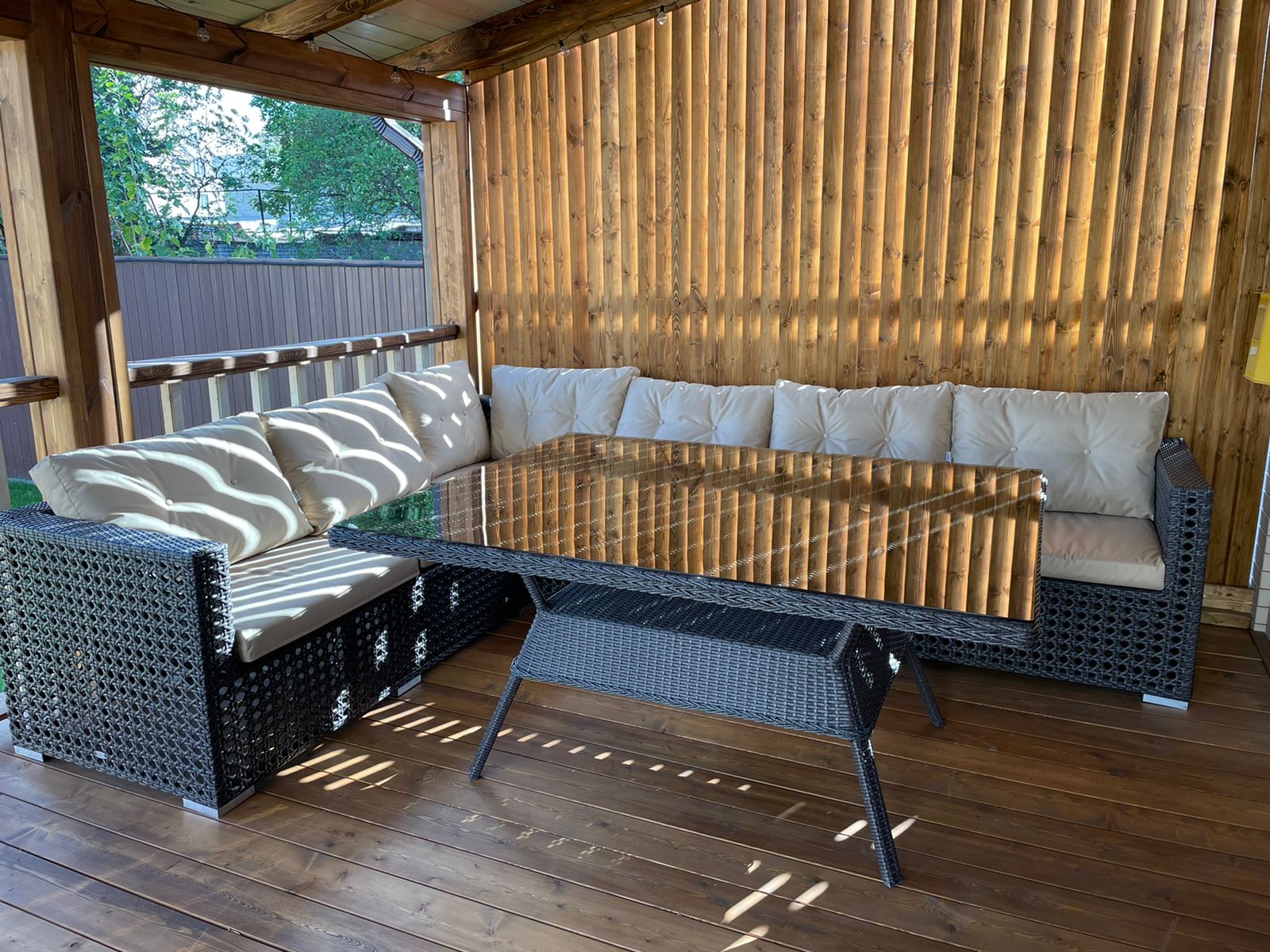 Роскошная плетеная мебель из искусственного ротанга Malacca — стиль и комфорт на террасе