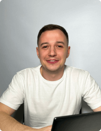 Руководитель компании Андрей Смирнов