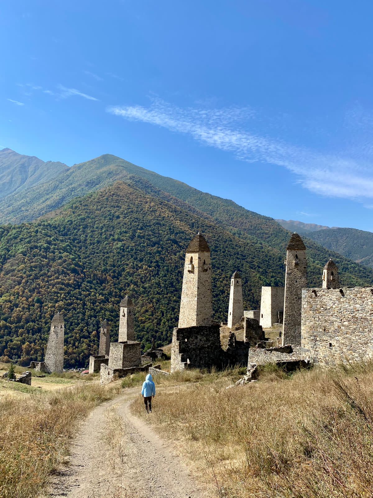 Горная ингушетия экскурсия из пятигорска. Ингушетия экскурсии. Ингушетия туризм. Ингушетия достопримечательности. Экскурсия горы ингушетия.