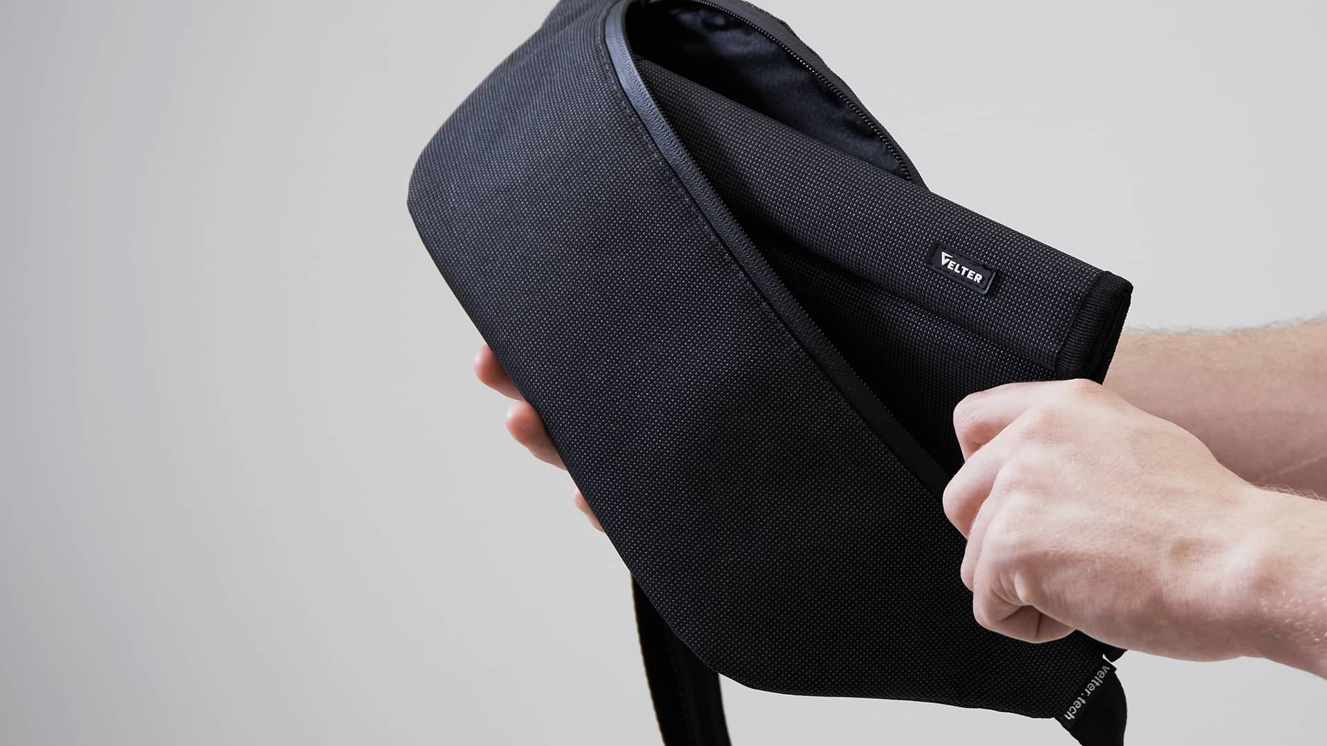 Сумка-кроссбоди с функцией блокирования сигналов