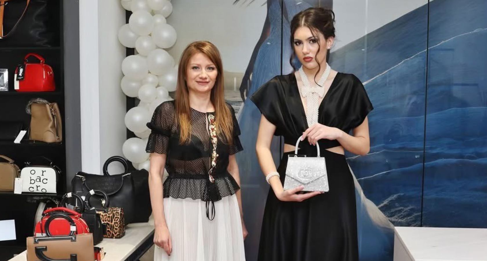редставяне на колекцията чанти и аксесоари на Roccobarocco в Bridal Fashion