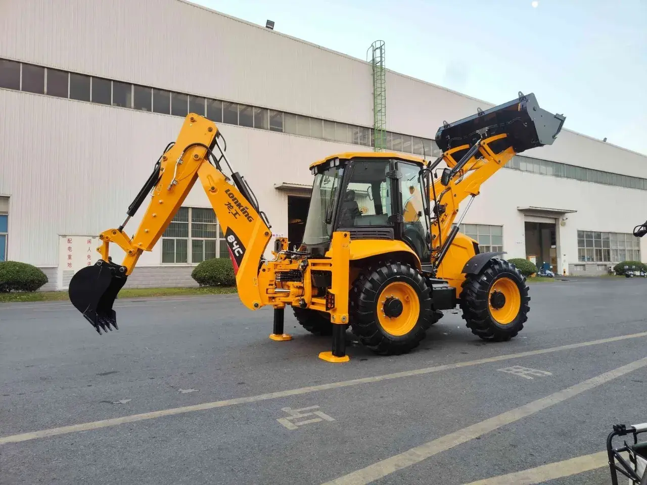 Экскаватор-погрузчик LONKING CDM 84C