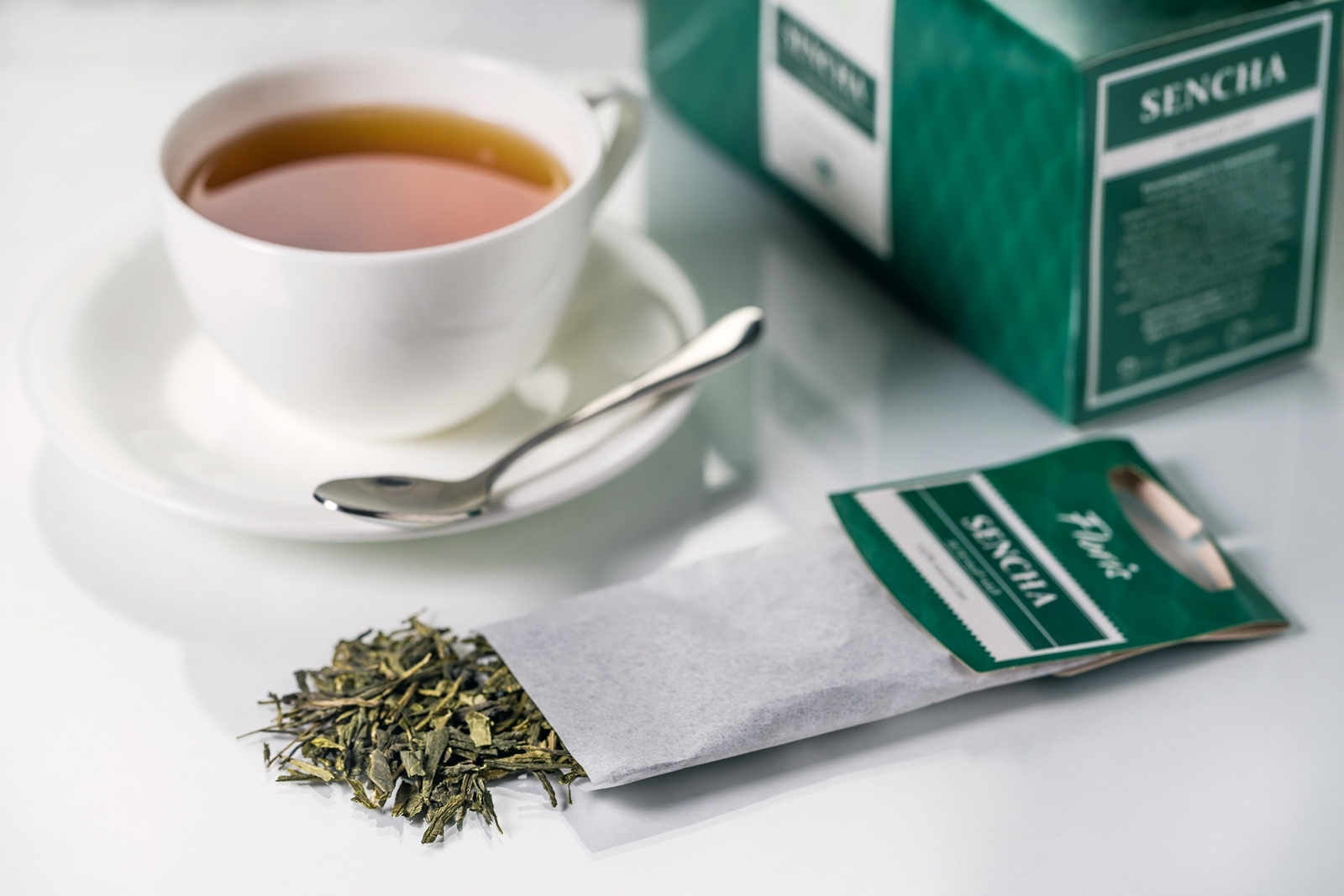 Хороший вкусный чай. Чай в пакетиках. Зеленый чай. Листовой чай в пакетиках. Заварка чая в пакетиках.