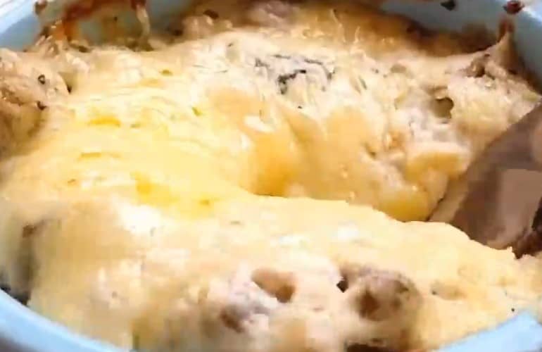 Приготовление жюльена с курицей и грибами в духовке со сливками и сыром: шаг 11