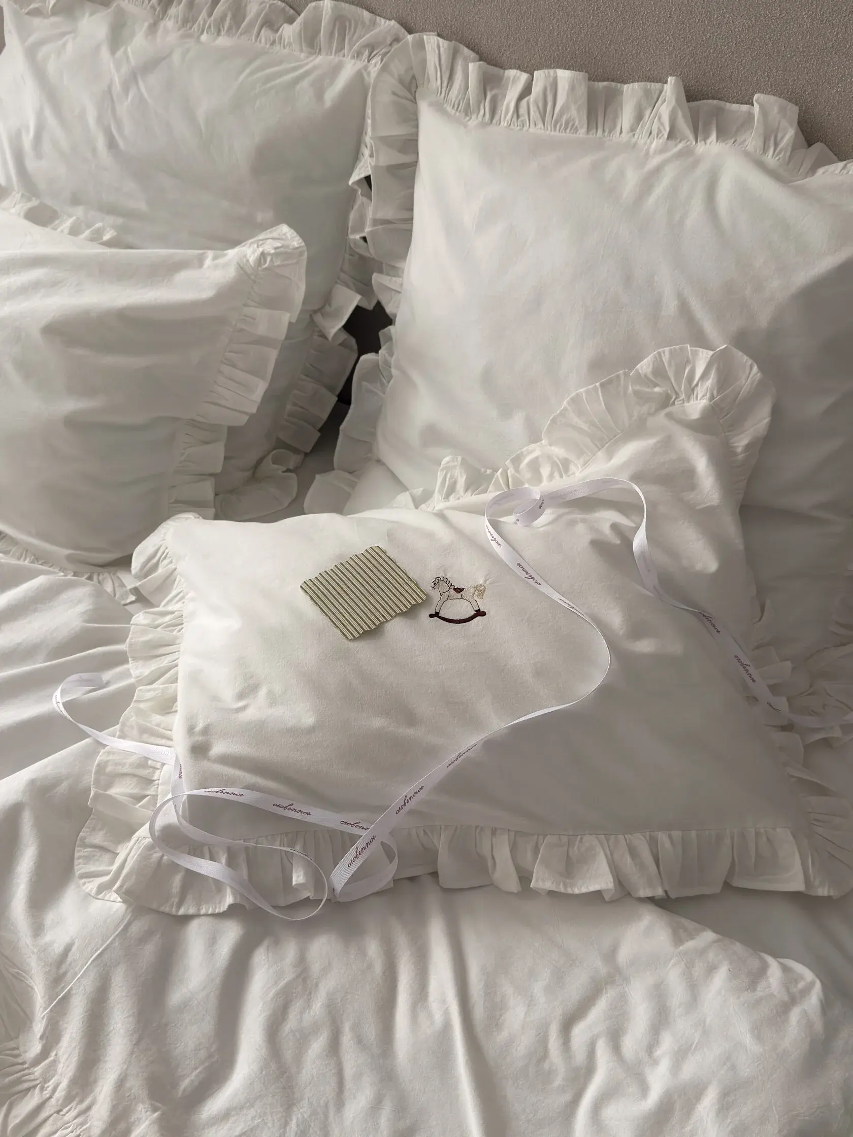 Комплект постельного белья из варёного хлопка с рюшами — натуральные материалы для спальни