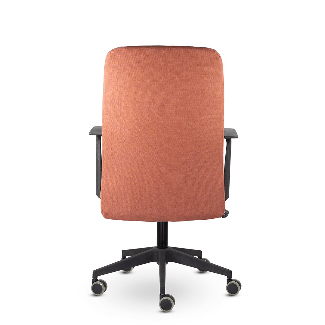 Кресло для работы за компьютером в офисе и дома