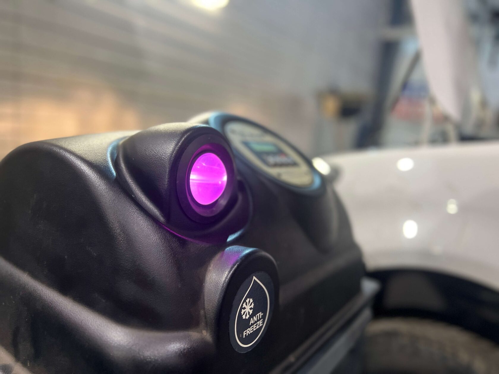 Заменили антифриз установкой на Volkswagen Caddy