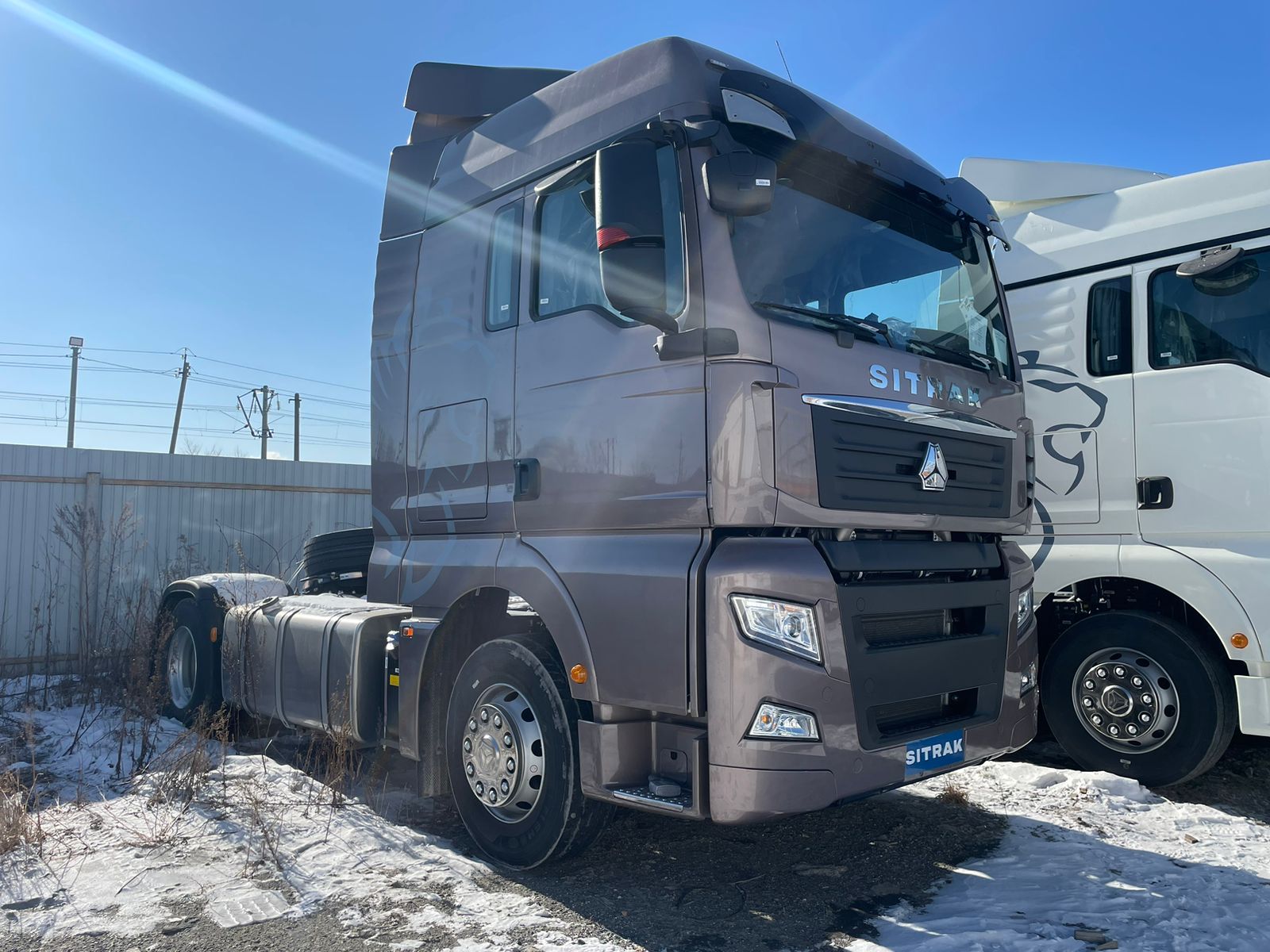 Тягач SITRAK C7H ZZ4186V361HE 4×2