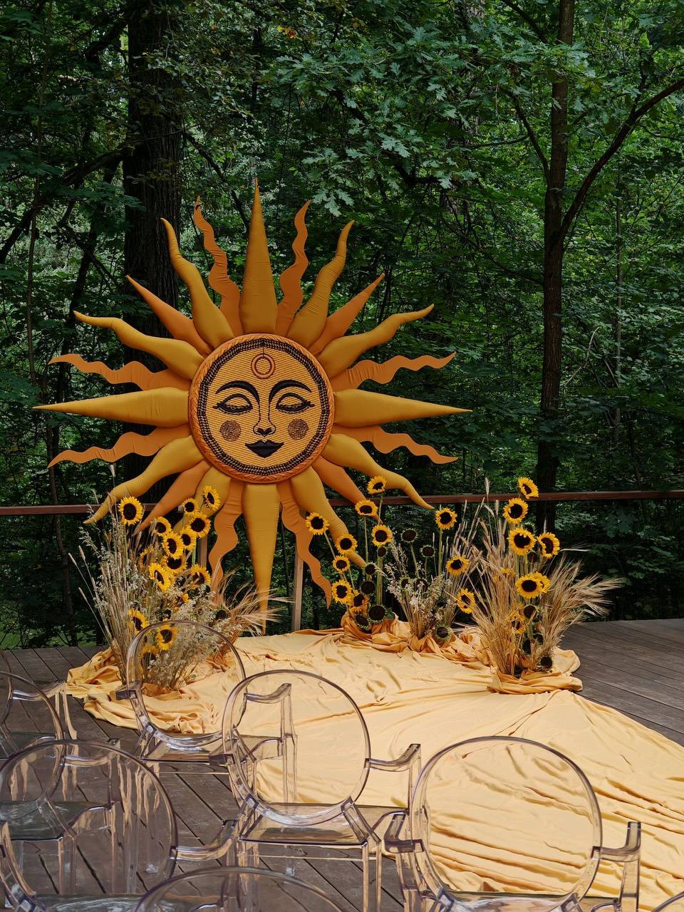 Зона выездной регистрации, оформленная в сказочном стиле