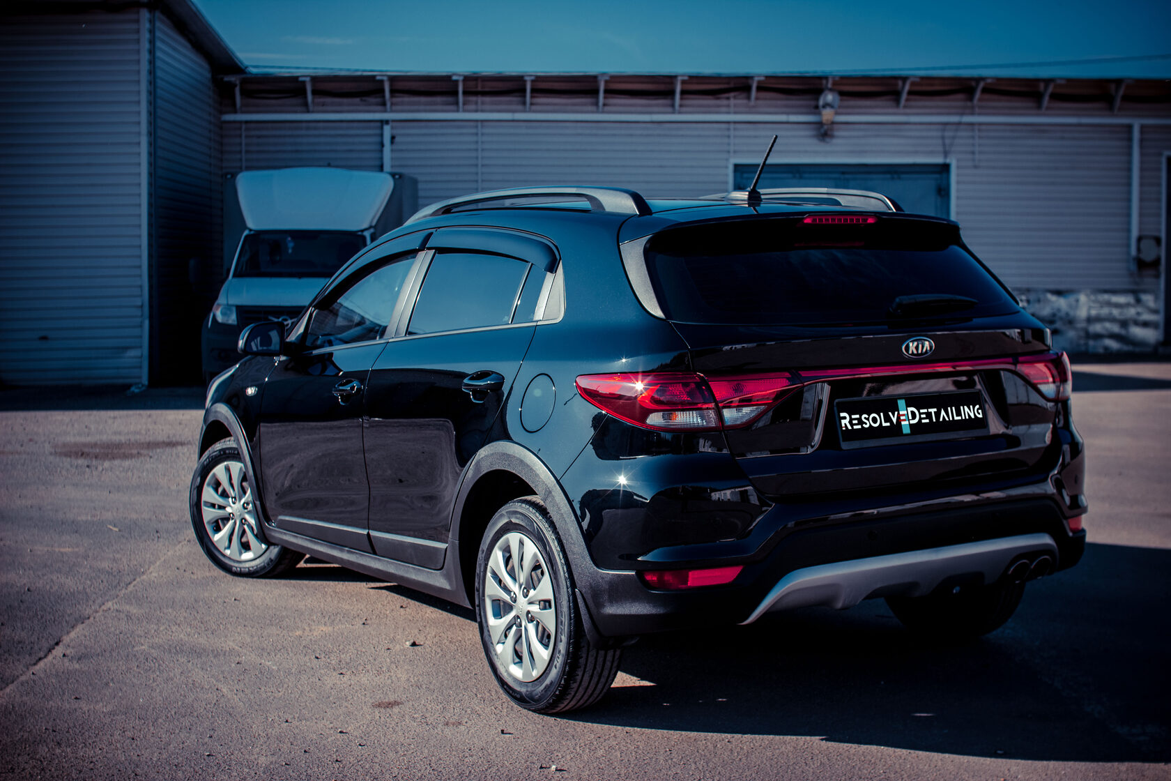 Персонал детейлинг студии. Киа рио х-лайн 202. Детейлинг мерседеса с180. Автомойка детейлинг. Toyota vitz iii.