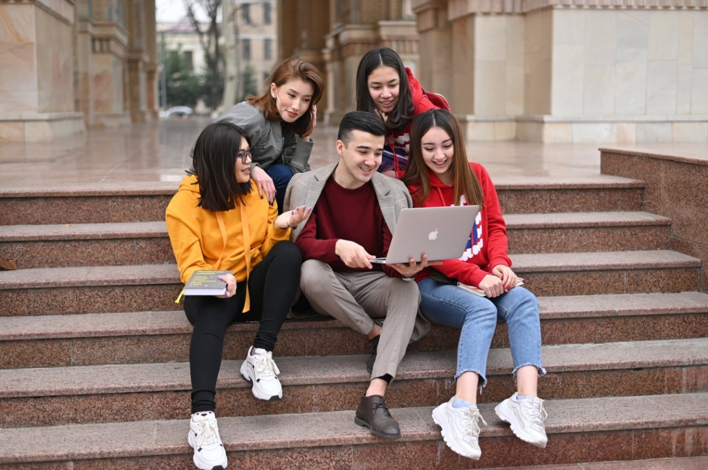 He is now university. Американский университет в центральной Азии. Университет центральной Азии английского языка. Lsbu University в Узбекистане. London South Bank University.