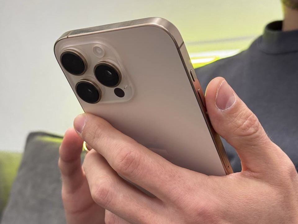 Купить iPhone 16 Pro Max 512GB с доставкой