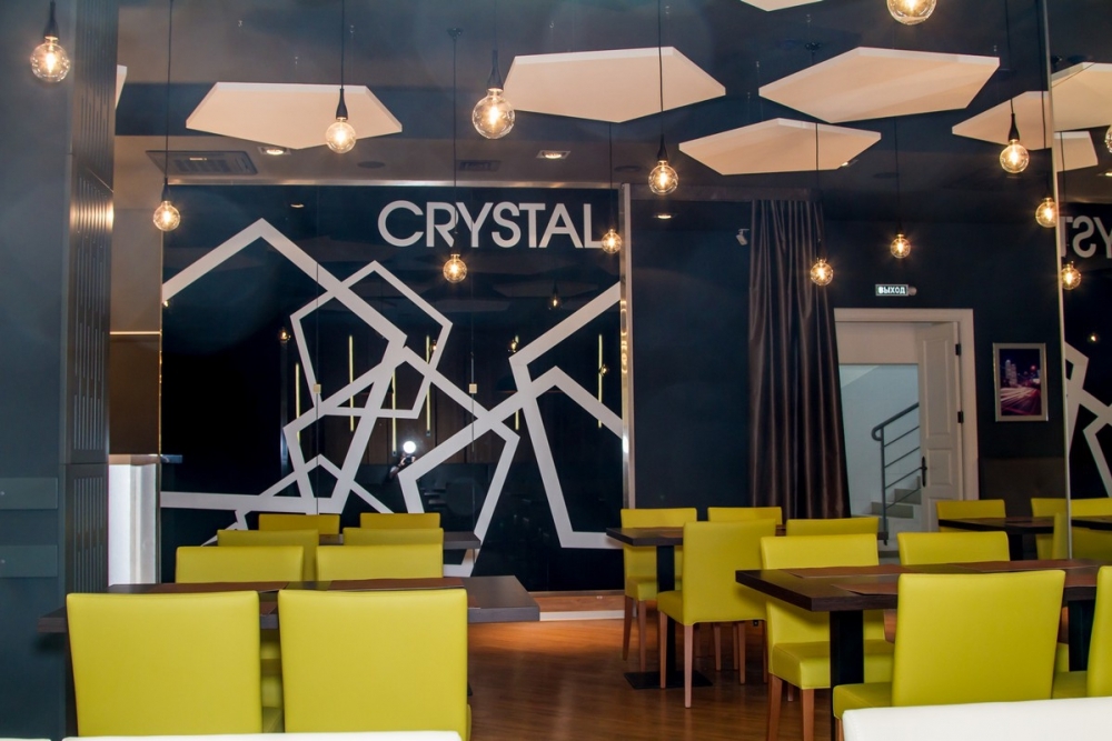 Интерьер основного зала ресторана Crystal