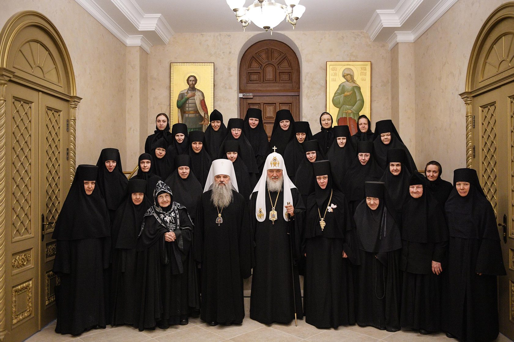 Монахини новодевичьего монастыря. Настоятельница новодевичьего монастыря в спб. Фотографии монашек новодевичьего монастыря. Игуменья новодевичьего монастыря в москве. Монахини новодевичьего монастыря.