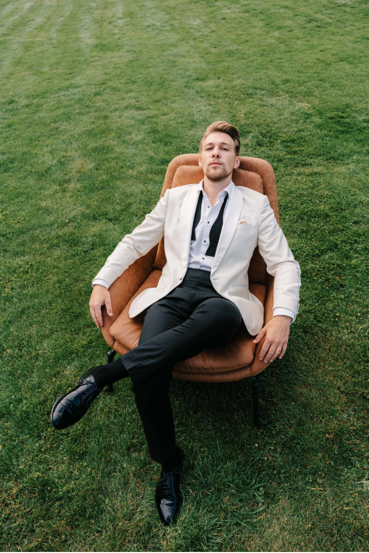 Ведущий публичных мероприятий Никита Анисимов