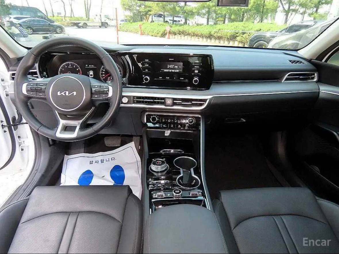 Kia K5 Trendy 2023 — салон