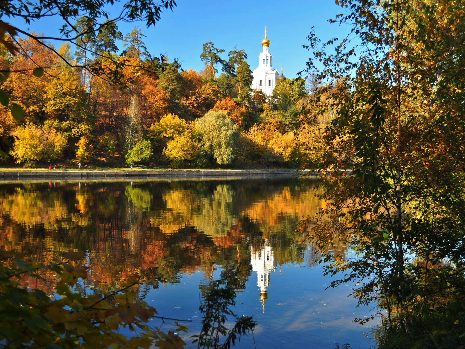 Фото Церкви На Фоне Природы Осенью