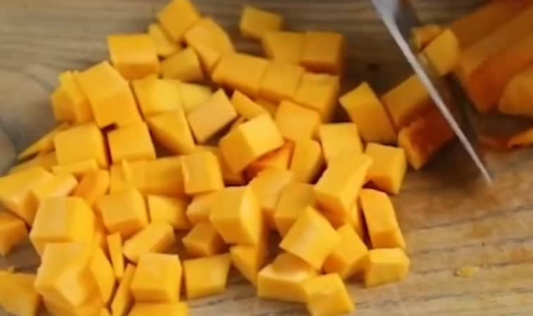 Приготовление пшённой каши с тыквой в горшочке в духовке: шаг 1
