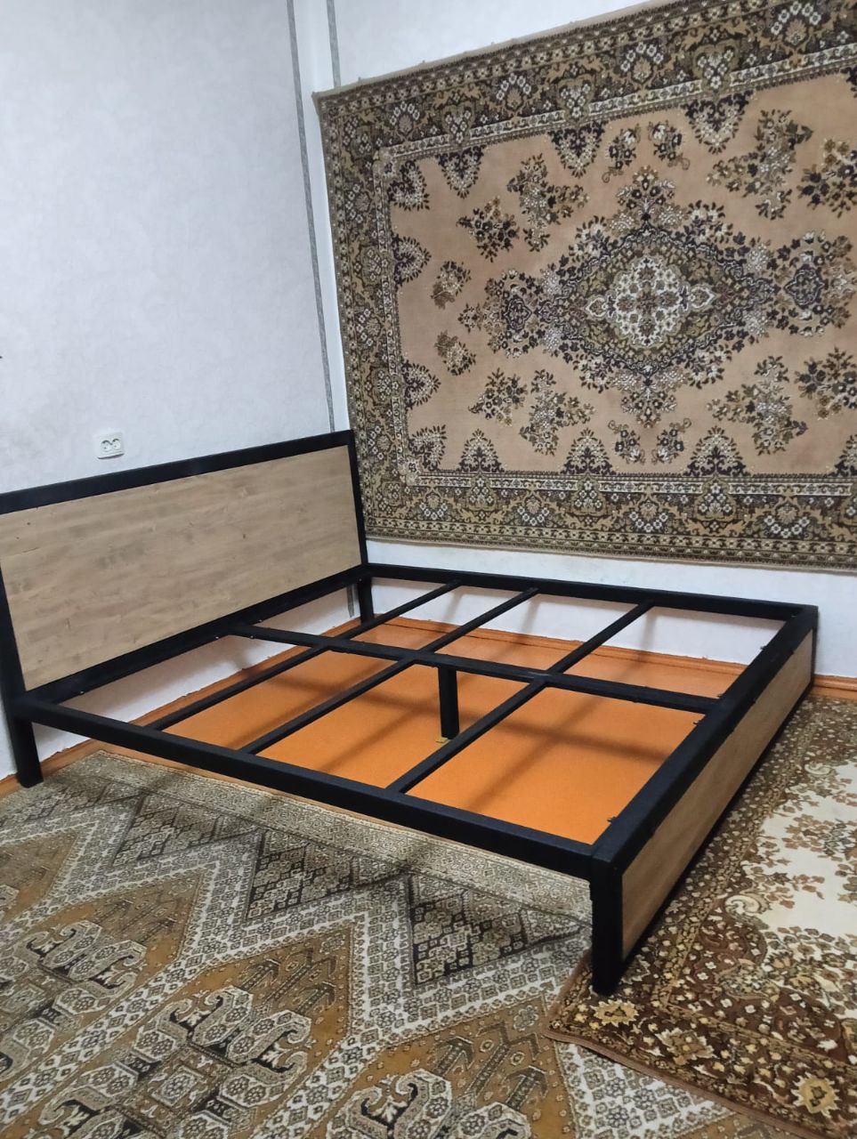 Кровать в стиле лофт. Мебель для дома и квартиры.