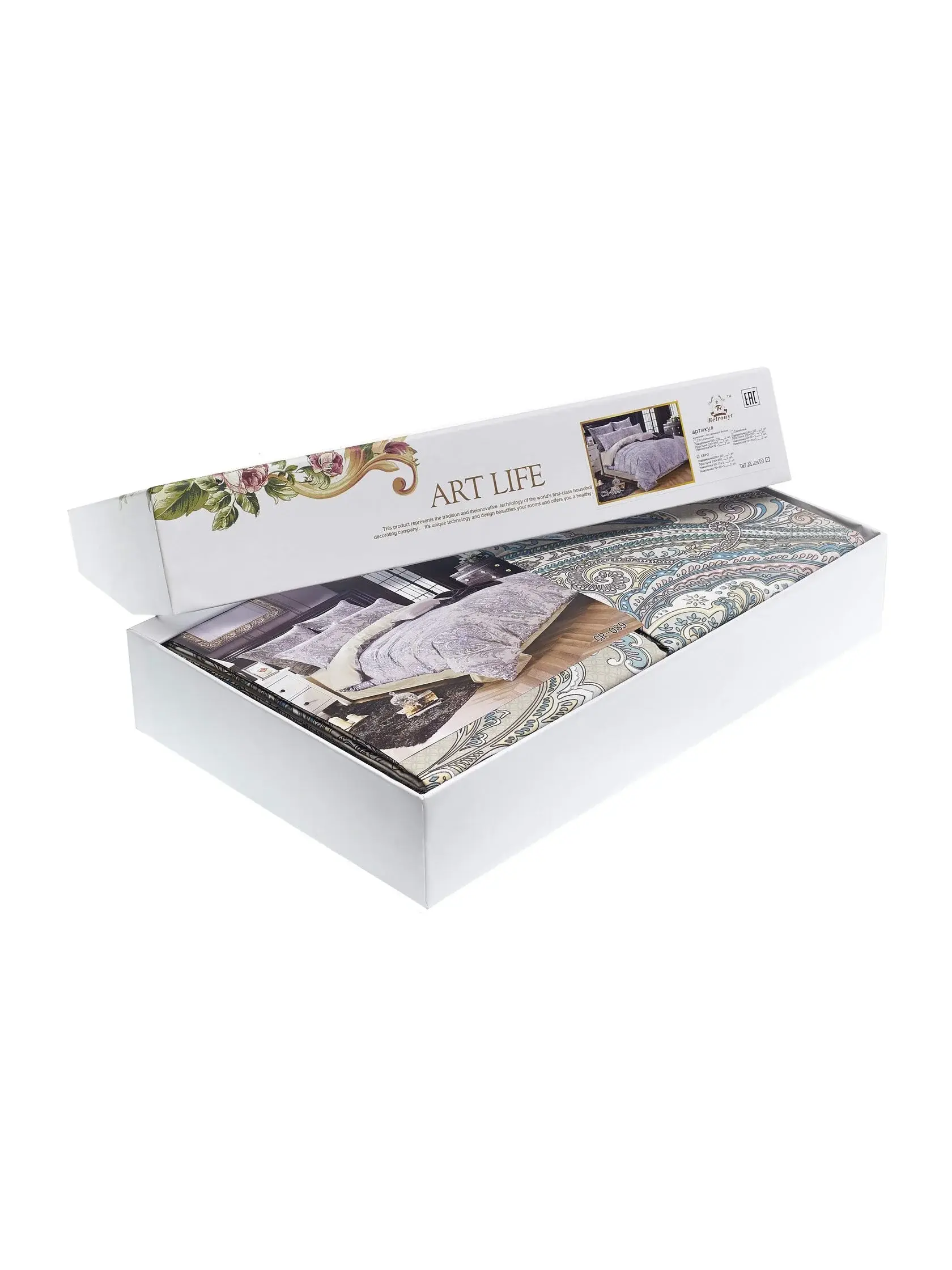 Предметная съемка постельного белья на белом фоне