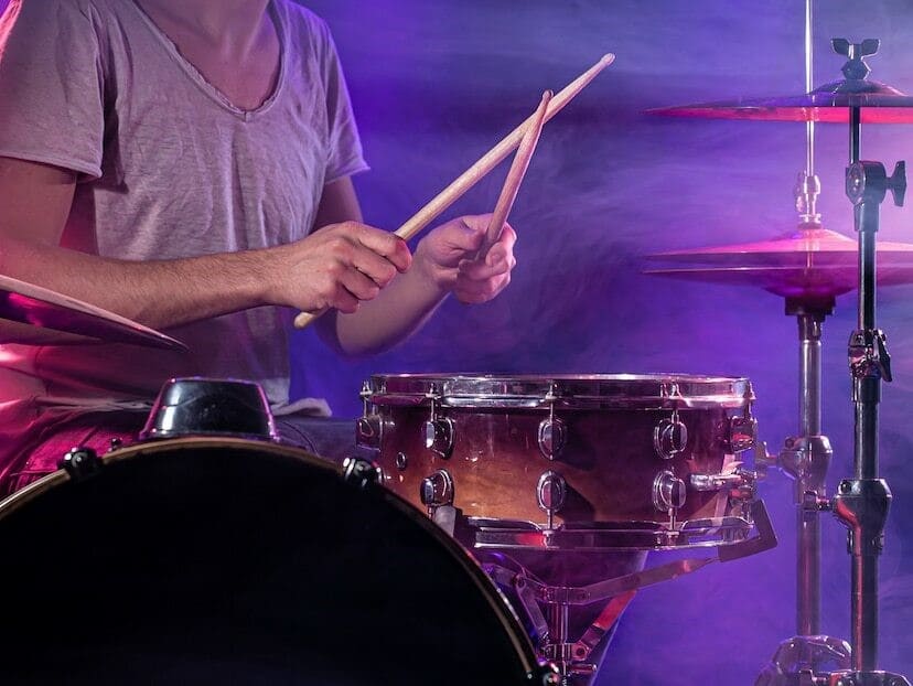 фото нанесения макияжа на лицо девушки 