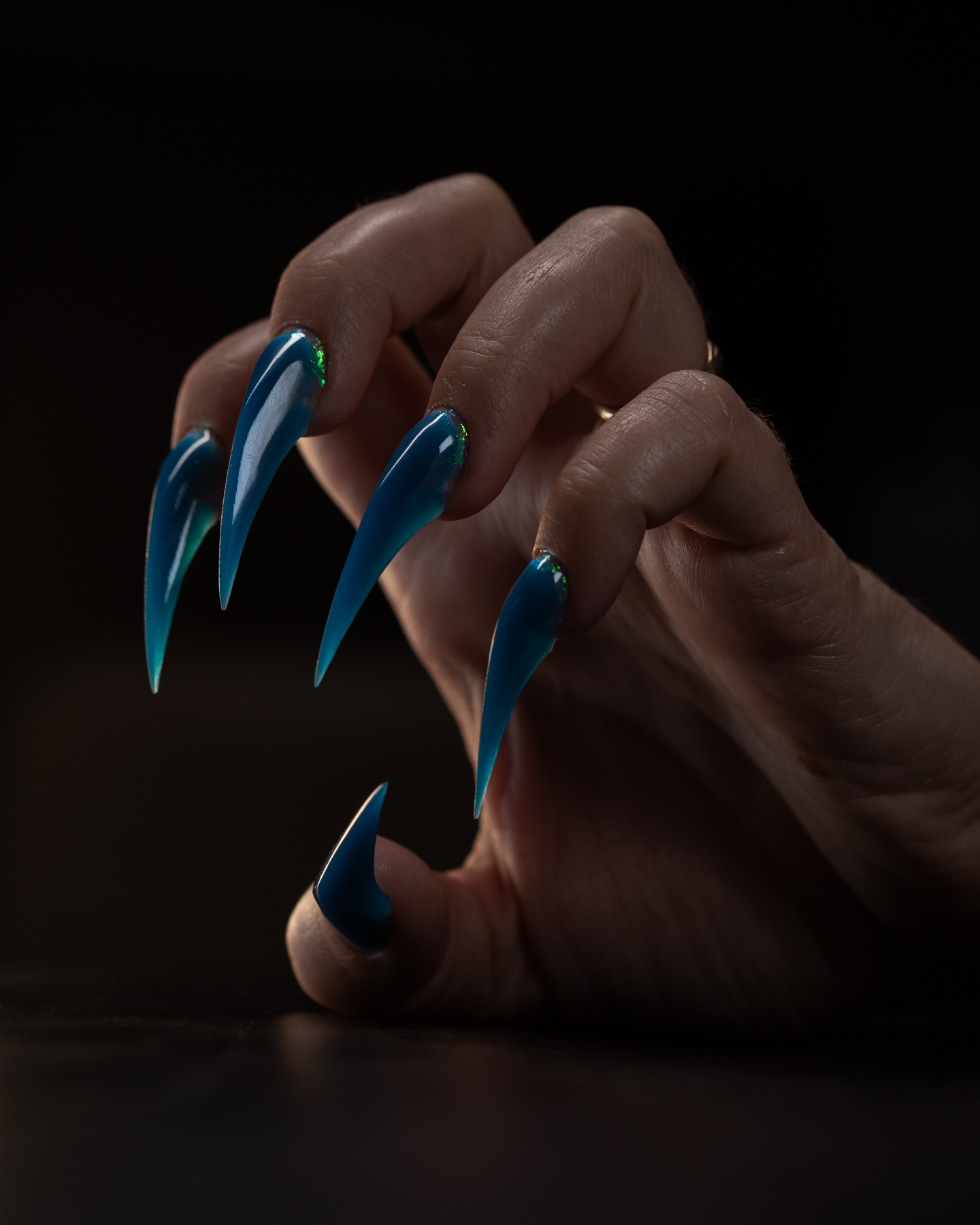 Ногти в стиле кошачьих когтей