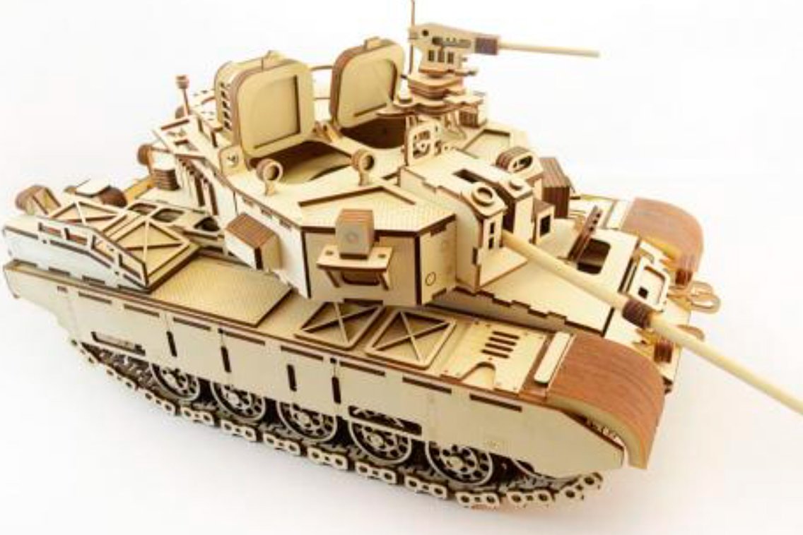 Модель танка. Конструктор с подвижными частями из фанеры
