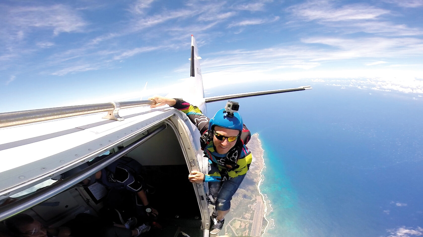 Парашют лётчика. Skydive plane. Plane for Skydiving. Jump out of a plane.