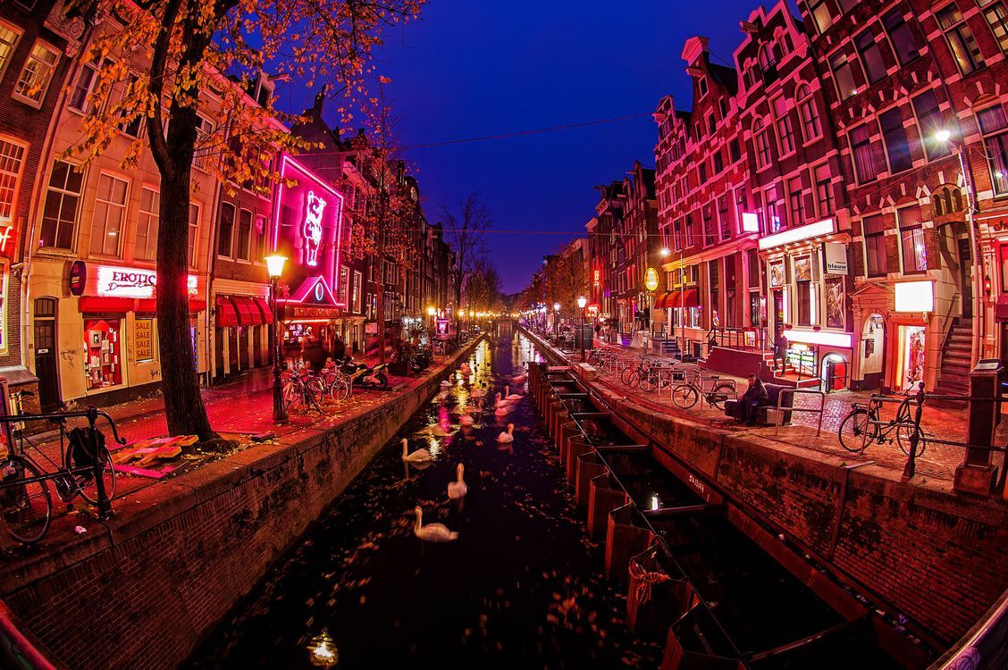 красная улица в амстердаме