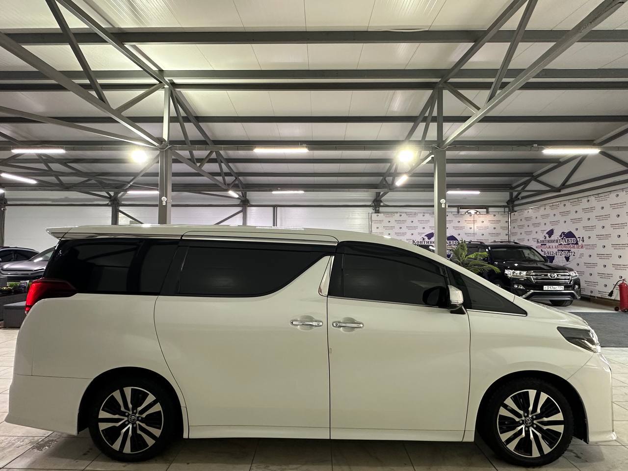Toyota Alphard цена