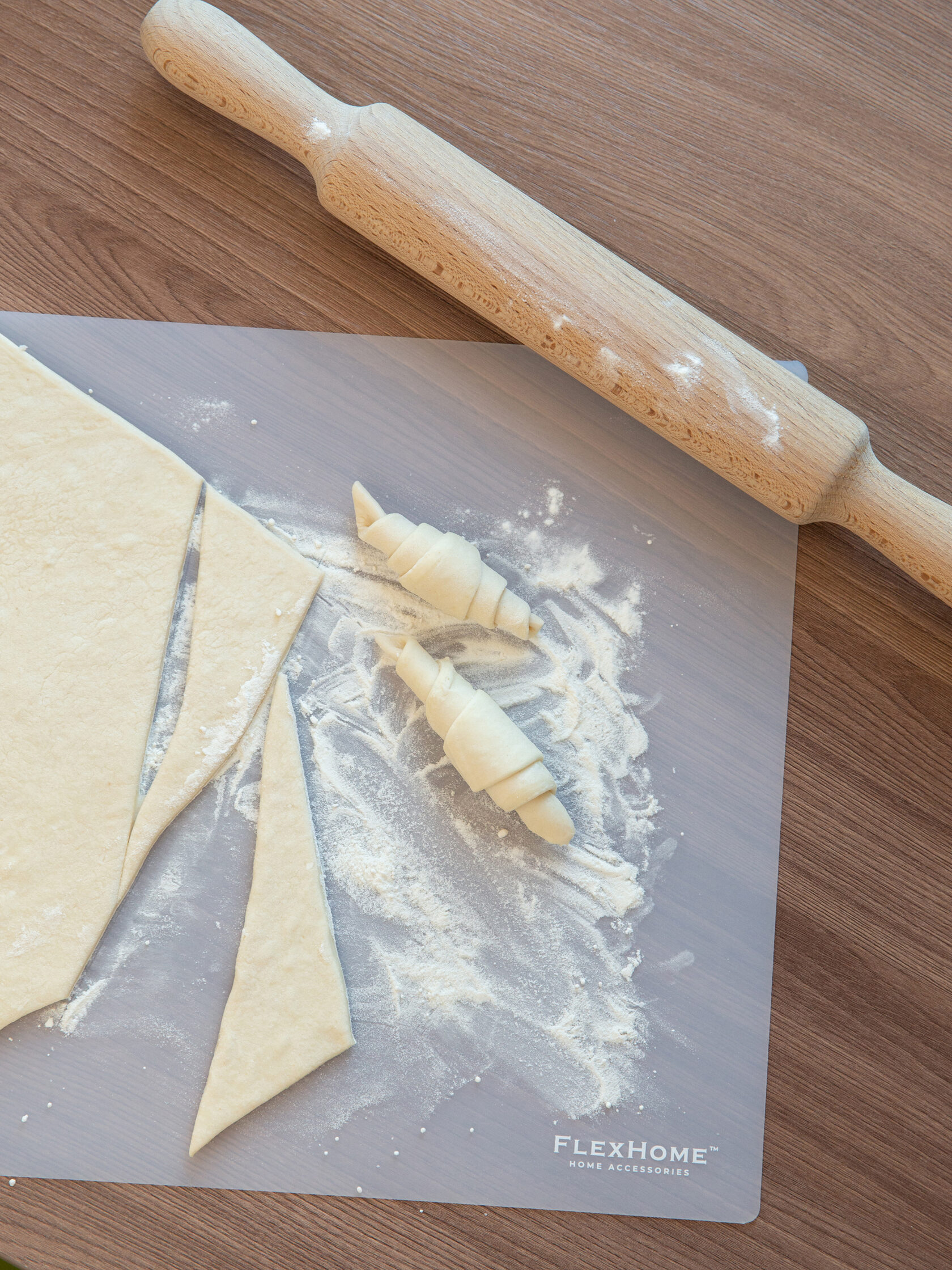 Как работать с замороженным тестом. Как работать с замороженным тестом. Интересная заморозка из теста. Сосиски в слоёном замороженном тесте. Как работать с замороженным тестом.