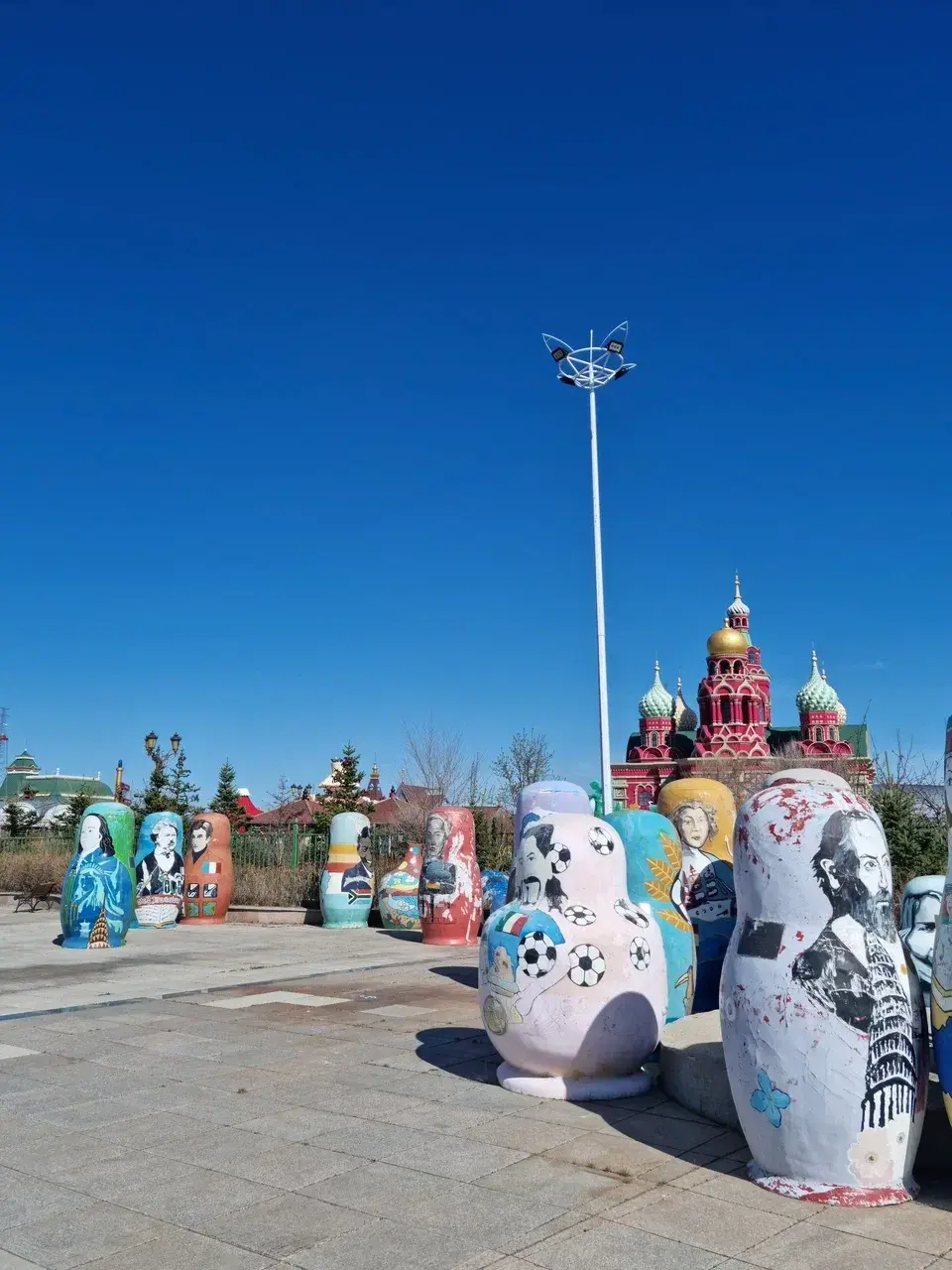 Парк матрёшек и гостиницы рядом