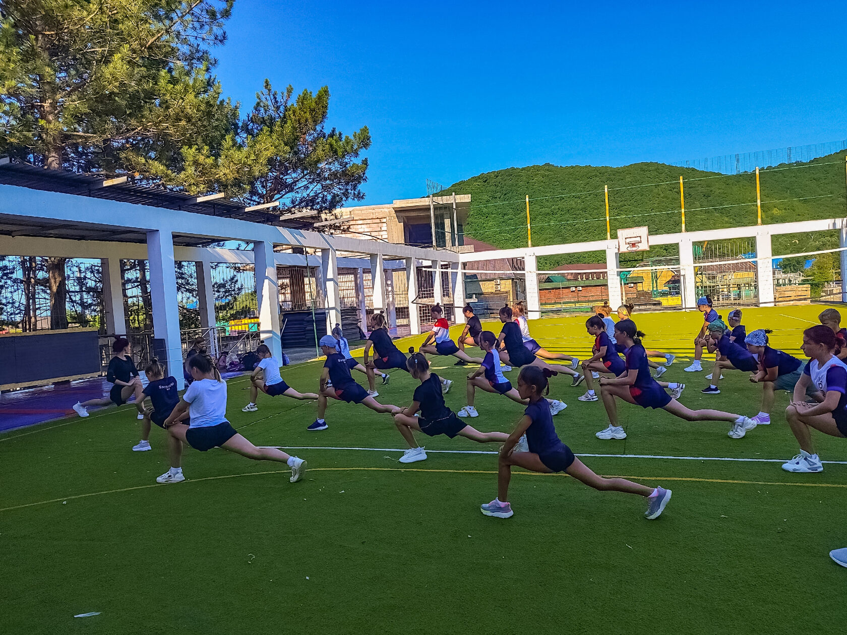 Спортивный комплекс лагуна. Лагерь «ранчо» Пелопонес. Лагерь в Греции the Ranch. Спортивные лагерь Греция. Спортивный лагерь для детей архитектура.