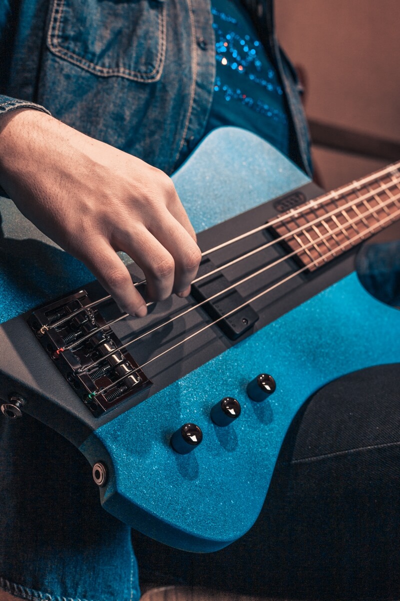 Bond Guitars ﻿Custom guitars and basses