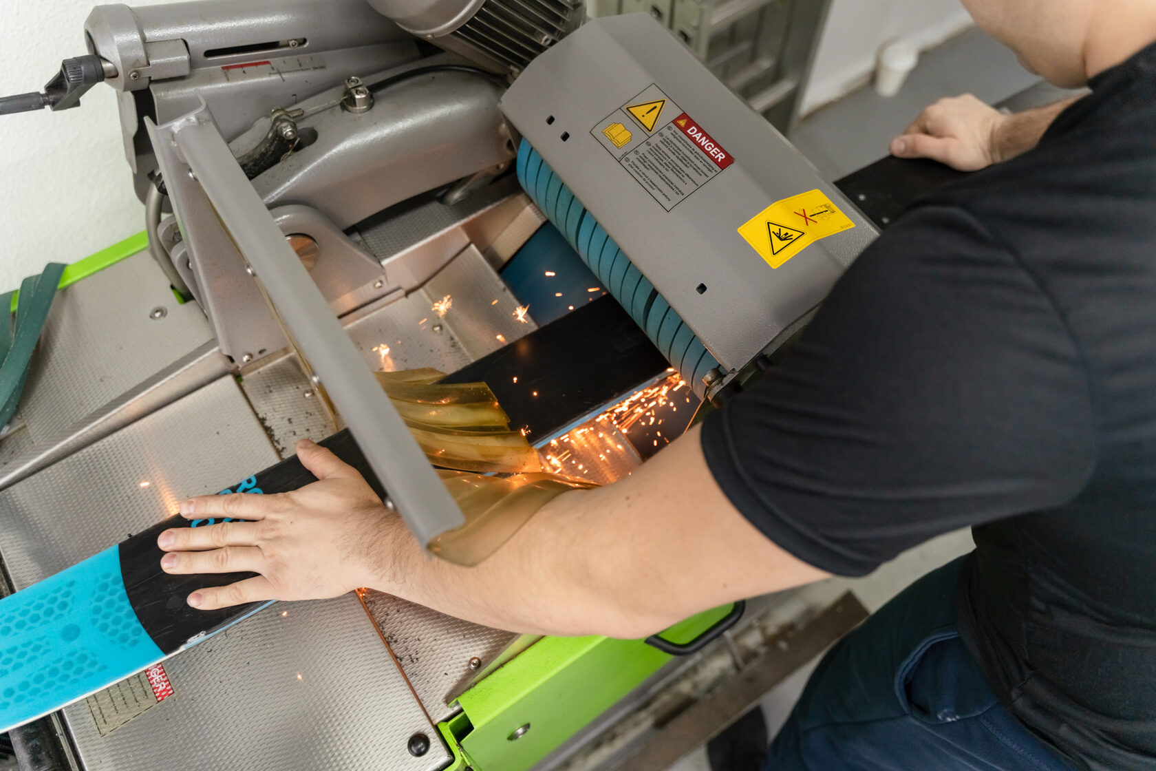 Сервис по ремонту сноубордов, горных и беговых лыж, коньков. Бутфитинг ...