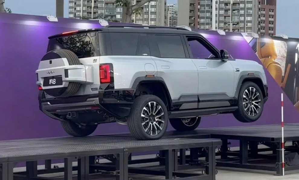 BYD, Huawei и Li Auto устроили дуэль технологий