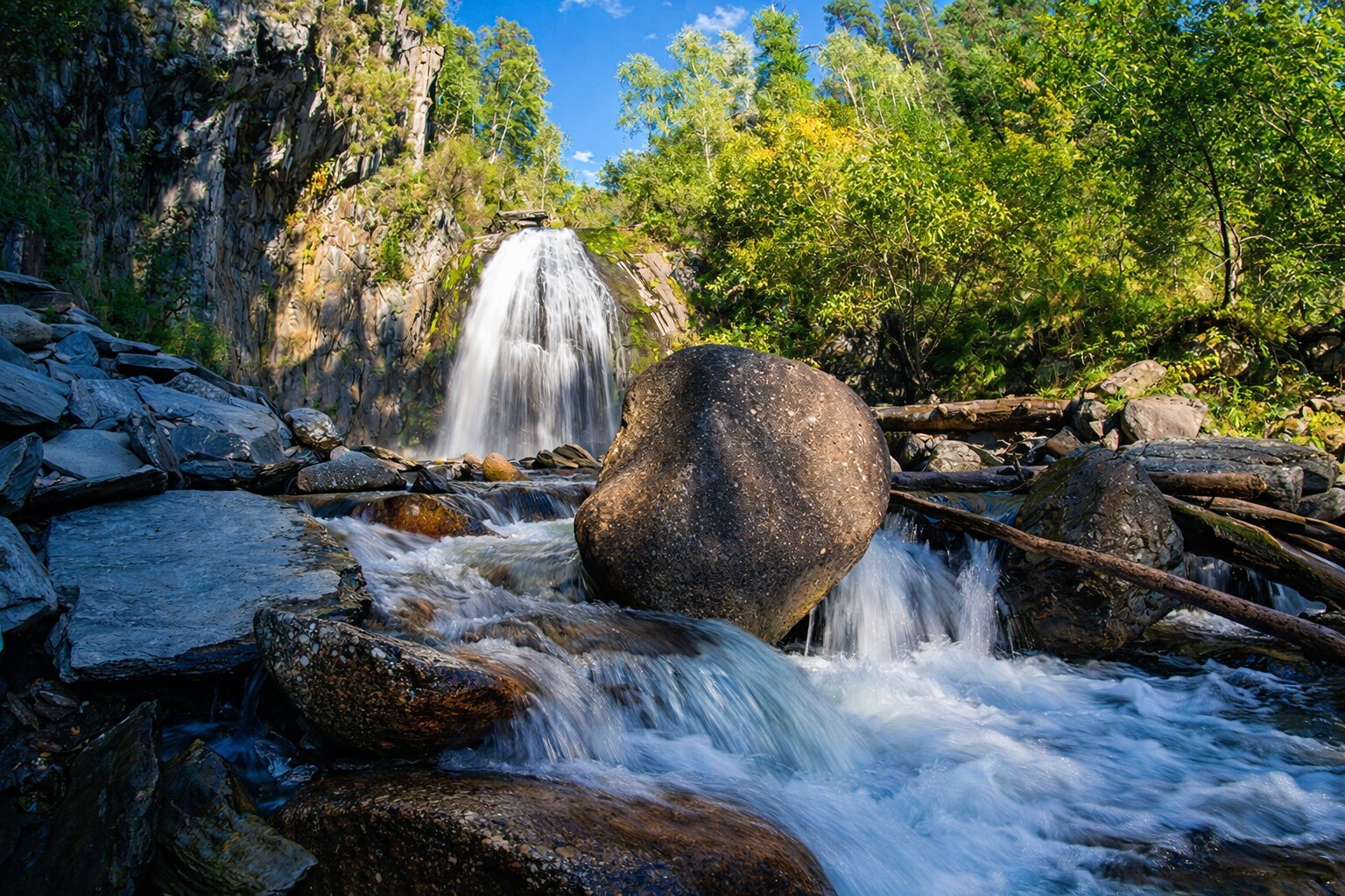 Водопад Корбу