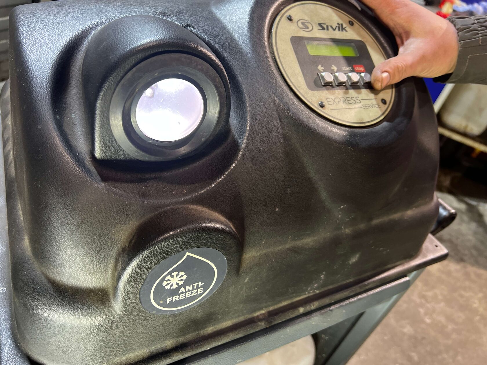 Процесс замены охлаждающей жидкости