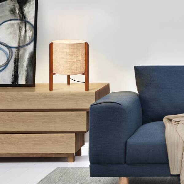 настольная лампа ручной работы бежевого цвета из Германии в интерьере