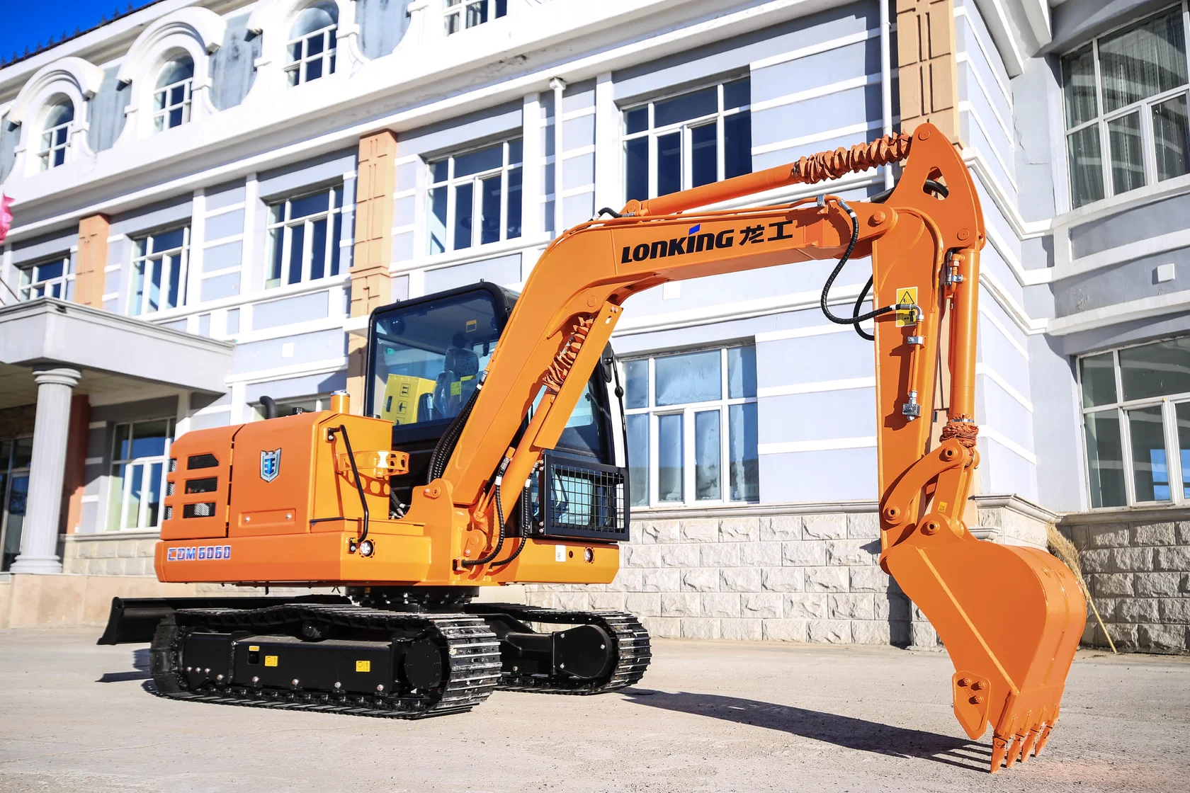 Гусеничный экскаватор LONKING CDM 6060