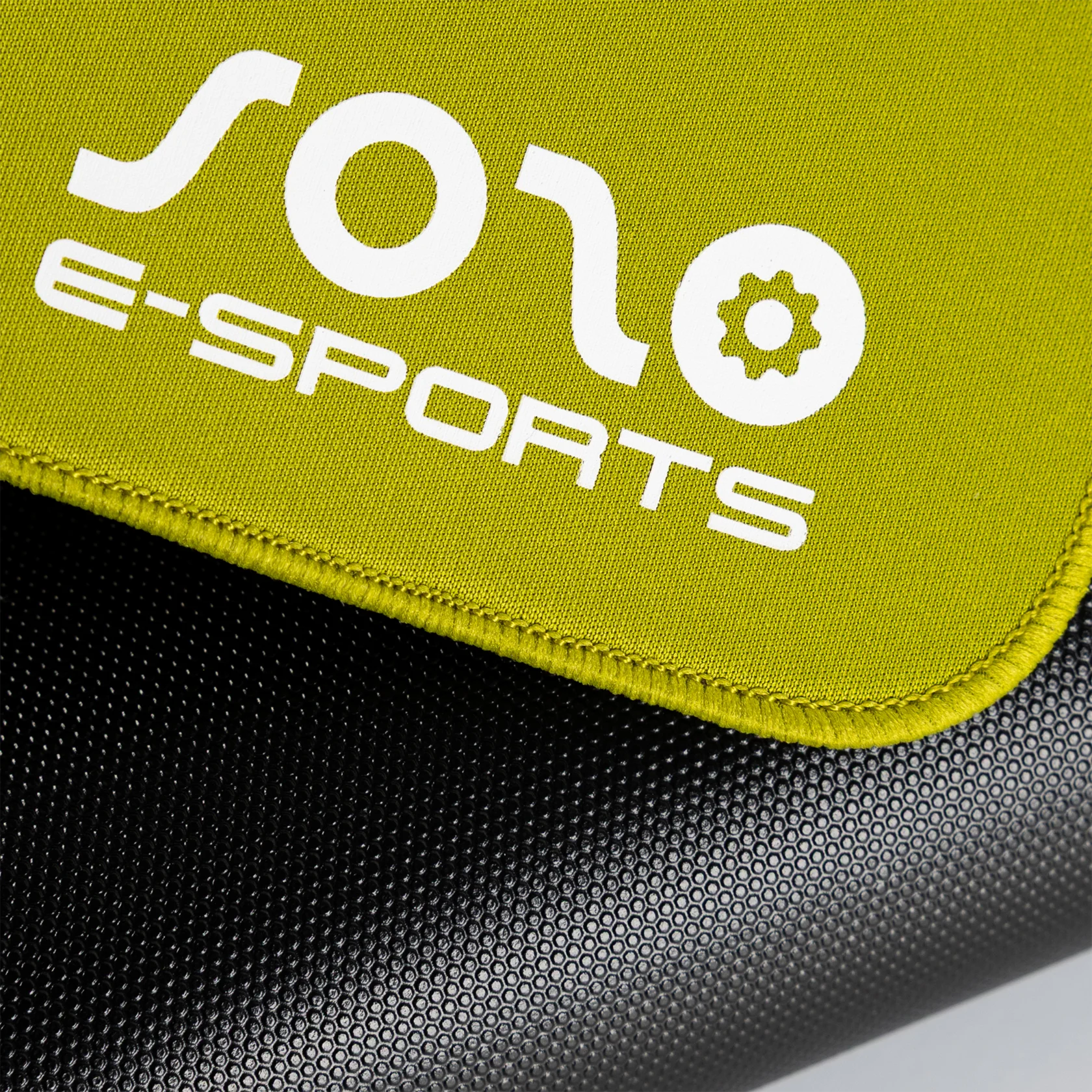 SOZO E-SPORTS CLUTCH Matcha Green — поверхность