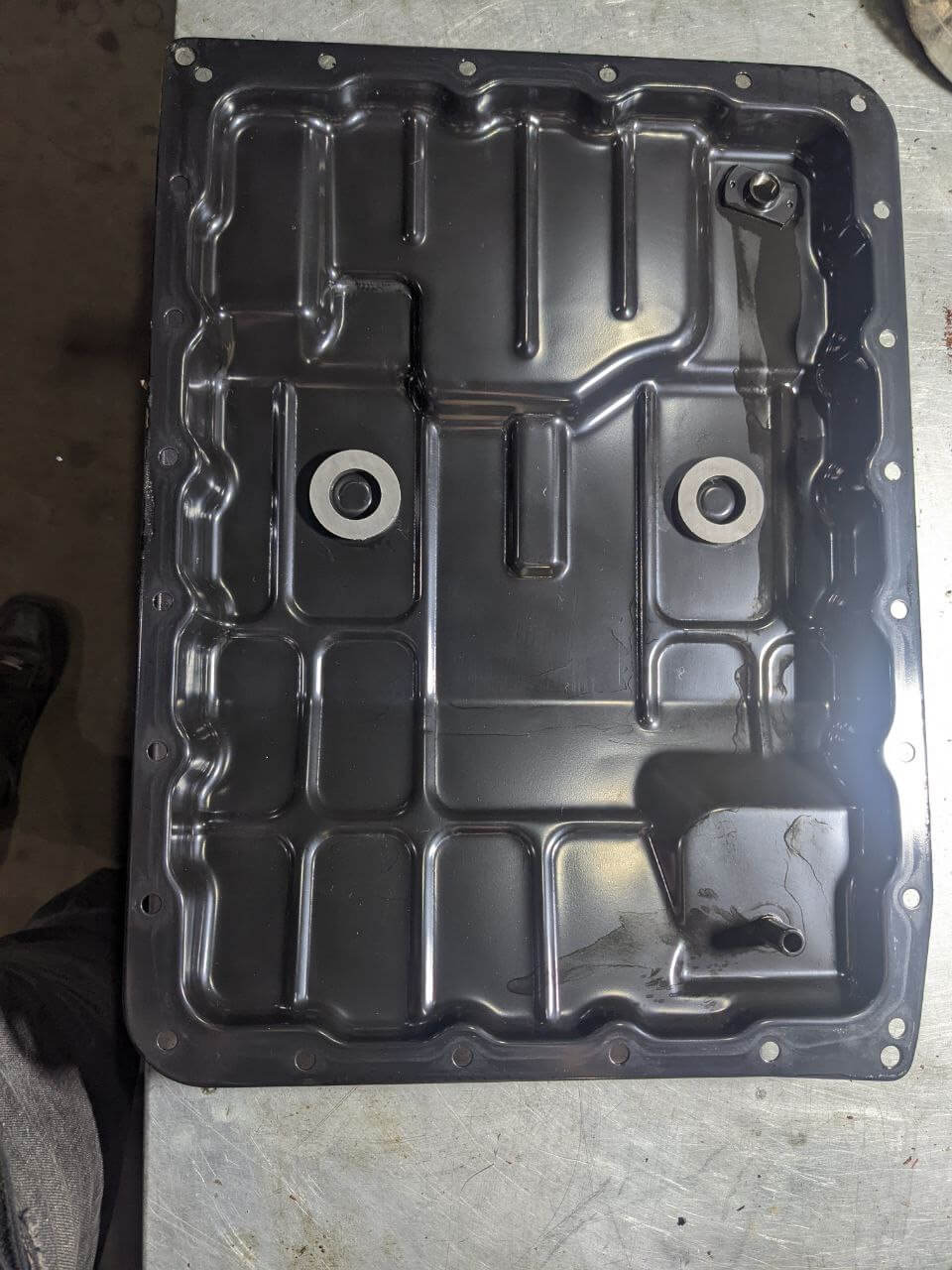 Чистый поддон и магниты АКПП