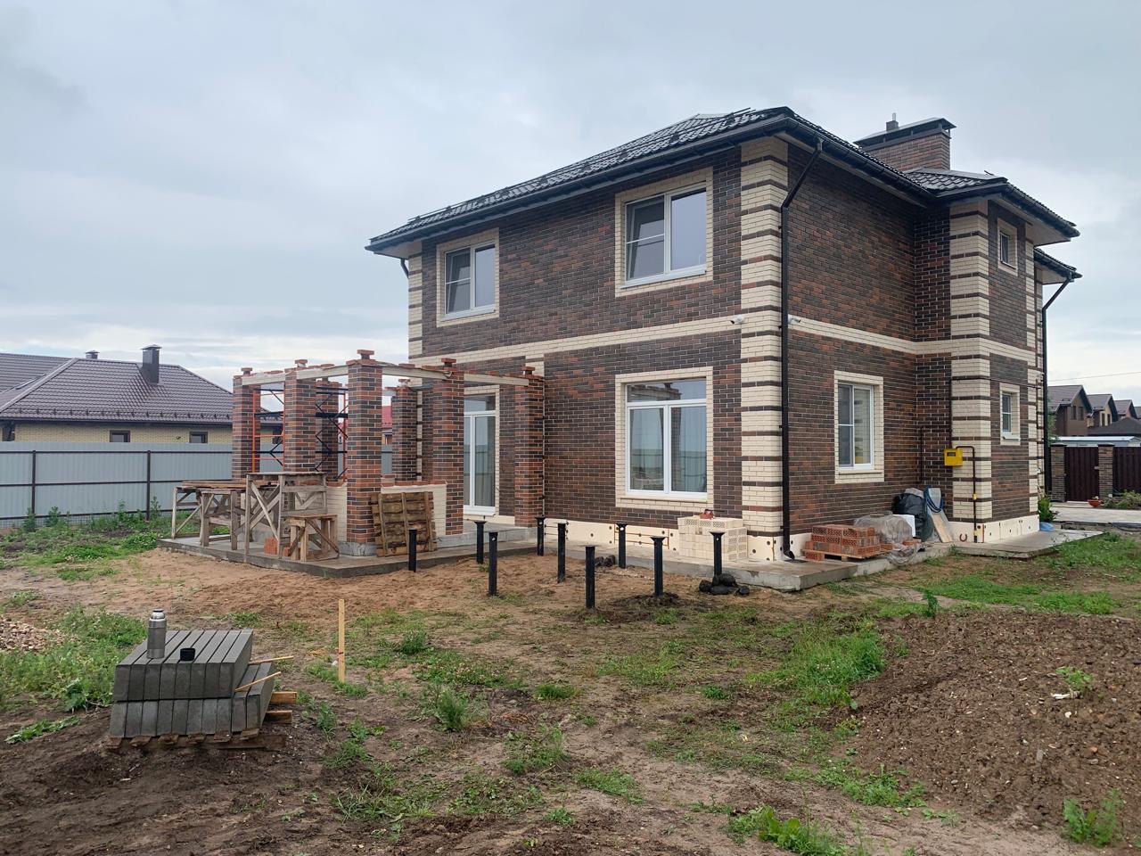 Дачные постройки на сваях