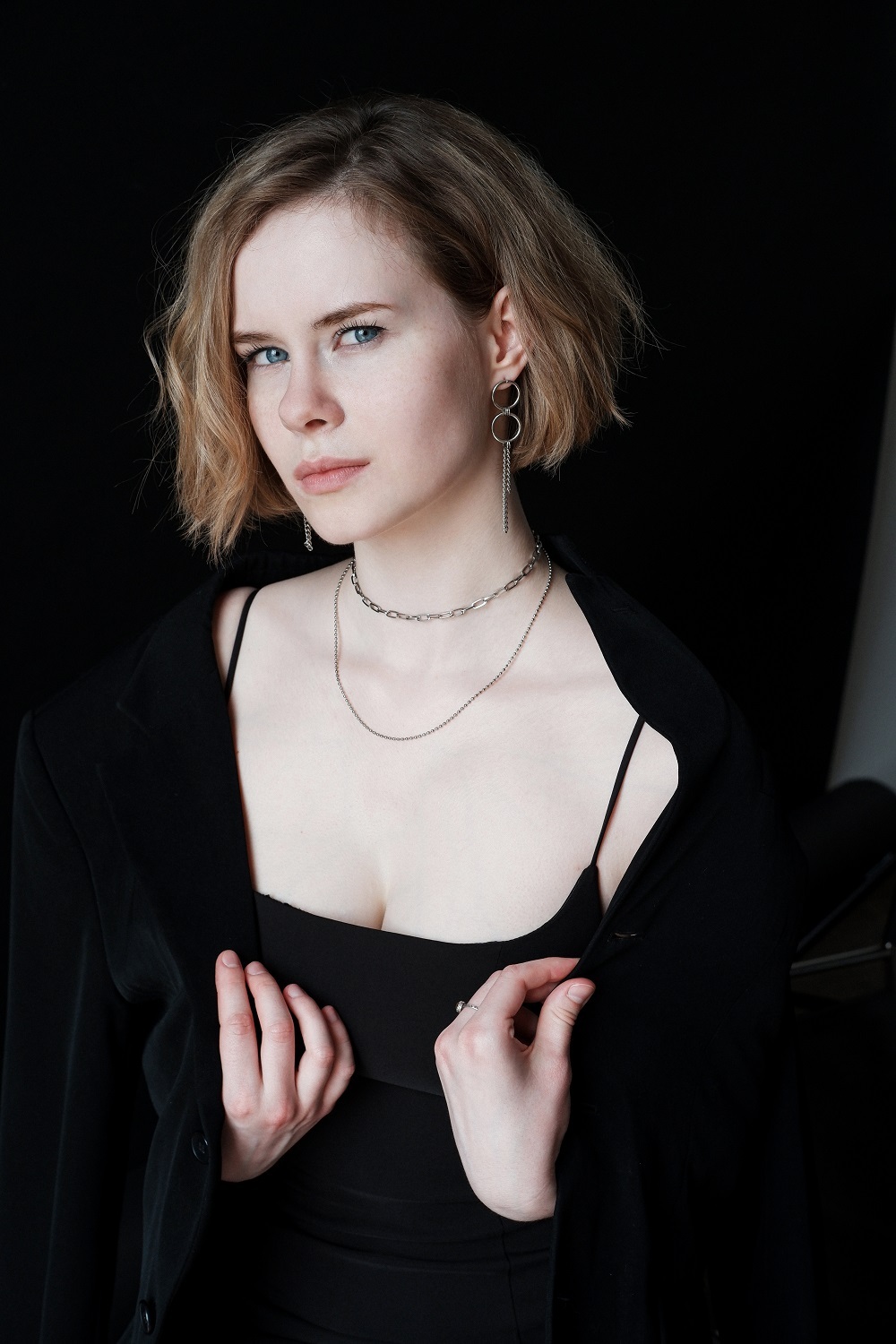 Линда Табагари эротика Трусикидегі әйелдердің мастурбациялық фотосуреттері