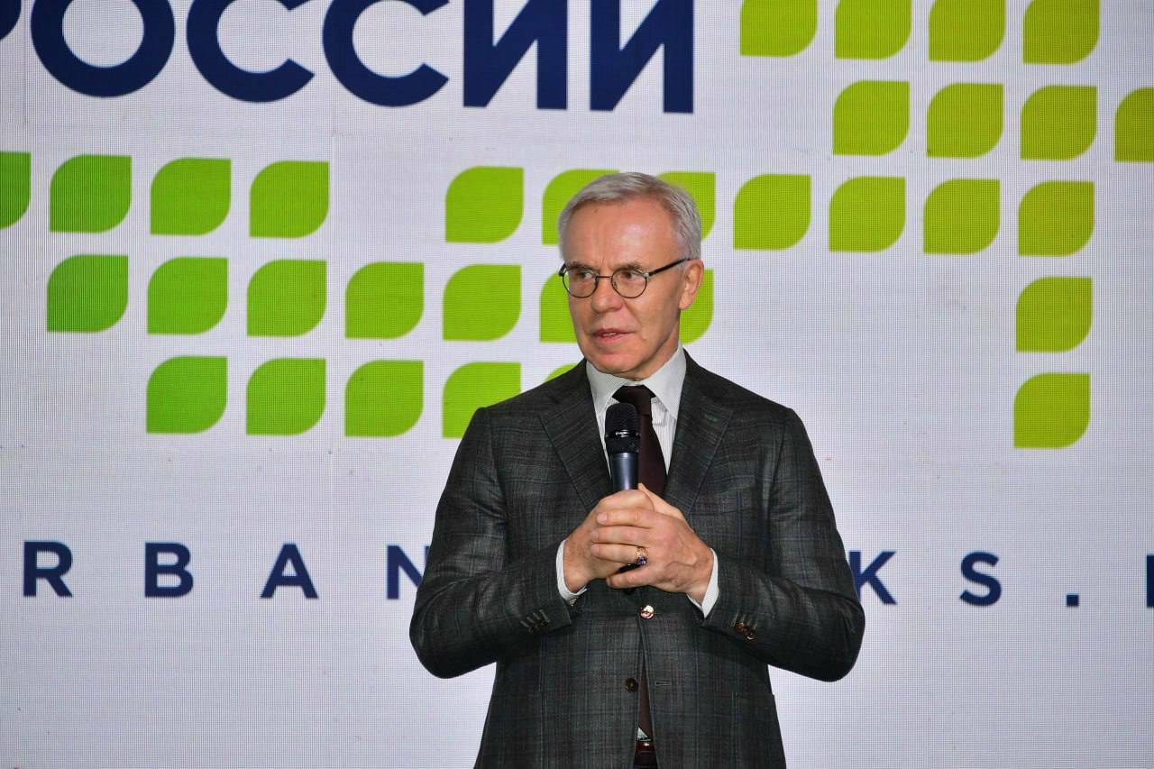 Вячеслав Фетисов на 3 международной выставке