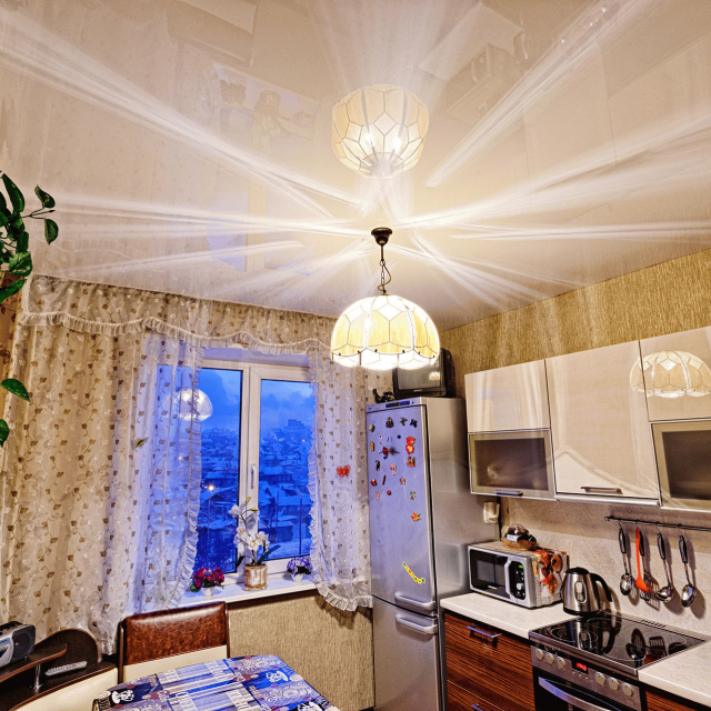 Матовый потолок в гостиной