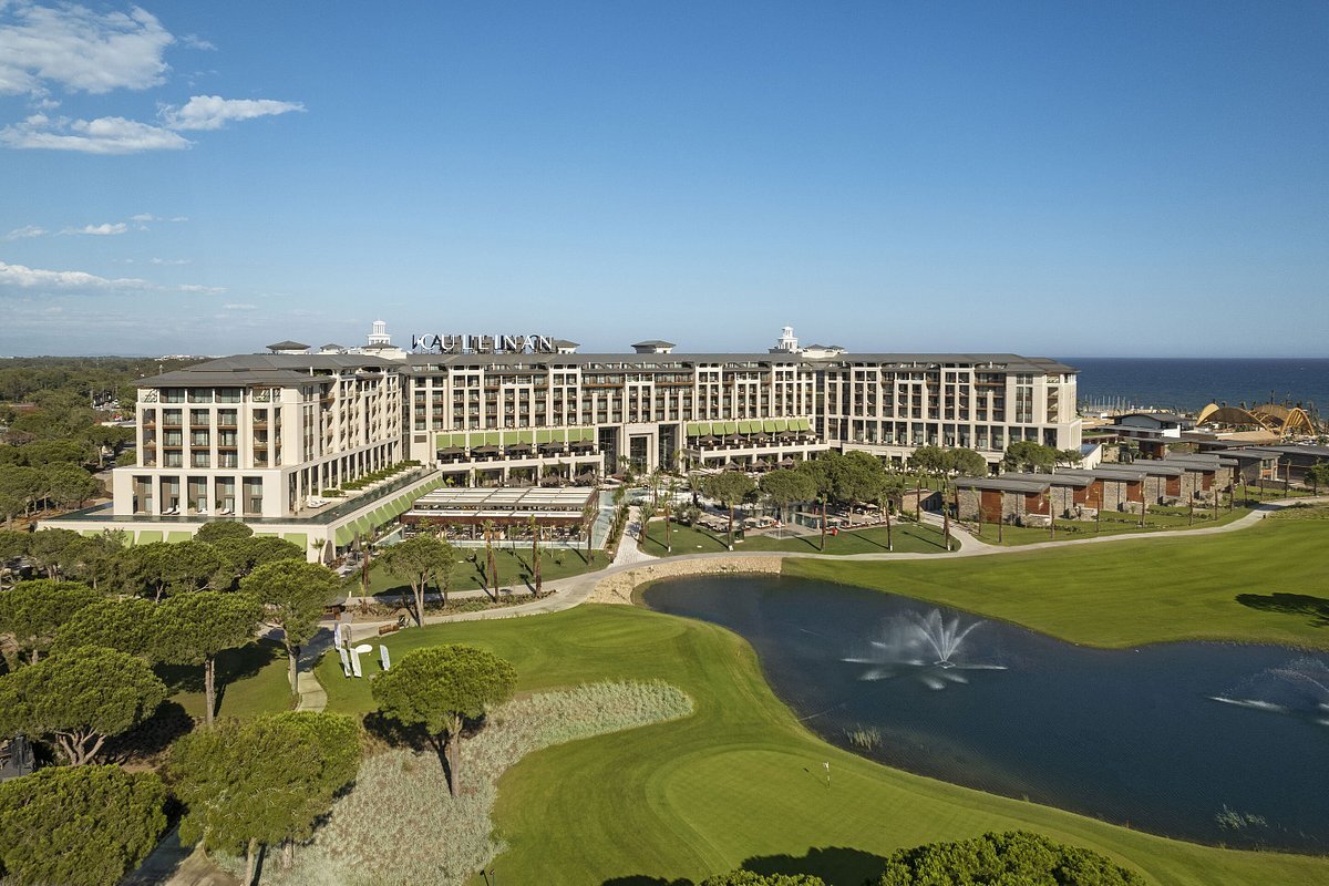 THE CULLINAN GOLF RESORT BELEK 5* - новый эталон роскошного отдыха на средиземноморском побережье Турции!  Туроператор Арабелла рад представить вам одну из самых ярких новинок турецкого hospitality – премиальный отель THE CULLINAN GOLF RESORT BELEK 5*. Открывшийся в 2022 году, этот роскошный курортный комплекс уже успел завоевать сердца взыскательных путешественников со всего мира.  Территория отеля поражает воображение своими масштабами – 170 000 кв.м. утопающих в зелени садов и множества живописных фотолокаций. Первая береговая линия с широким песчаным пляжем дарит гостям ощущение безграничной свободы.   Интерьеры THE CULLINAN GOLF RESORT BELEK 5* отличает ультрасовременный стиль с легкими воздушными нотами. Номера выполнены в модном минималистичном дизайне с использованием натуральных материалов высочайшего качества.  Гастрономическая концепция курорта раздвигает границы привычных гостиничных систем питания. Здесь вы найдете не просто рестораны, а целые кулинарные вселенные от лучших шеф-поваров мира!  В отеле созданы все условия для насыщенного активного отдыха. Просторный аквапарк, профессиональные спортивные площадки, занятия художественной направленности и многое другое. А для юных гостей работают увлекательные детские и подростковые клубы.    Выбирая для отпуска THE CULLINAN GOLF RESORT BELEK 5*, вы получаете гарантированно роскошный отдых на берегу жемчужного Средиземного моря. Бронируйте luxury-каникулы в этом потрясающем отеле по выгодным ценам от туроператора Арабелла!